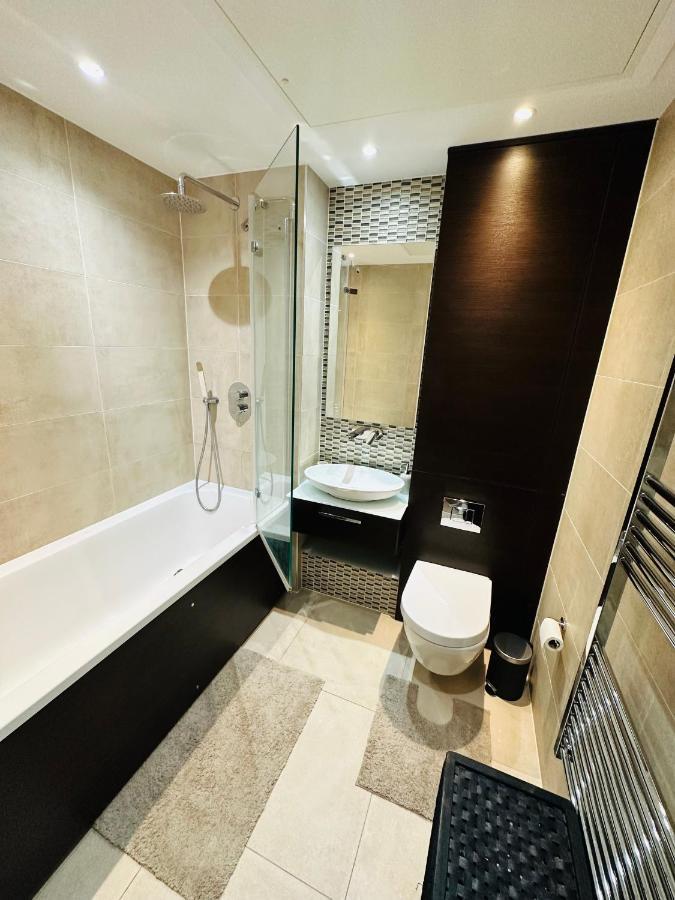 Canary Wharf, Docklands Apartment London